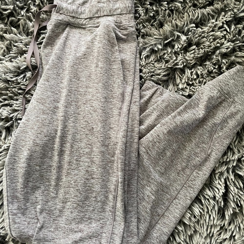 balance athletica joggers